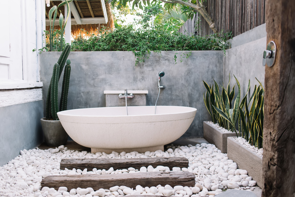 11 Beautiful Outdoor Bathrooms - Indoor/Outdoor Bathrooms Ideas