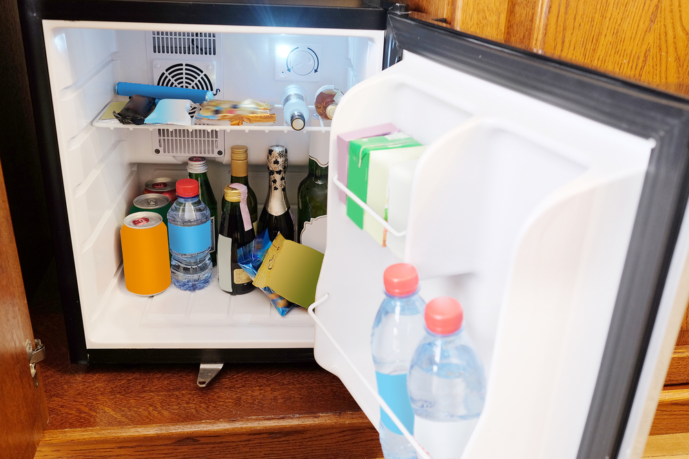 How Mini Fridges Can Enhance Your Home Entertainment Expe – SENSIO HOME